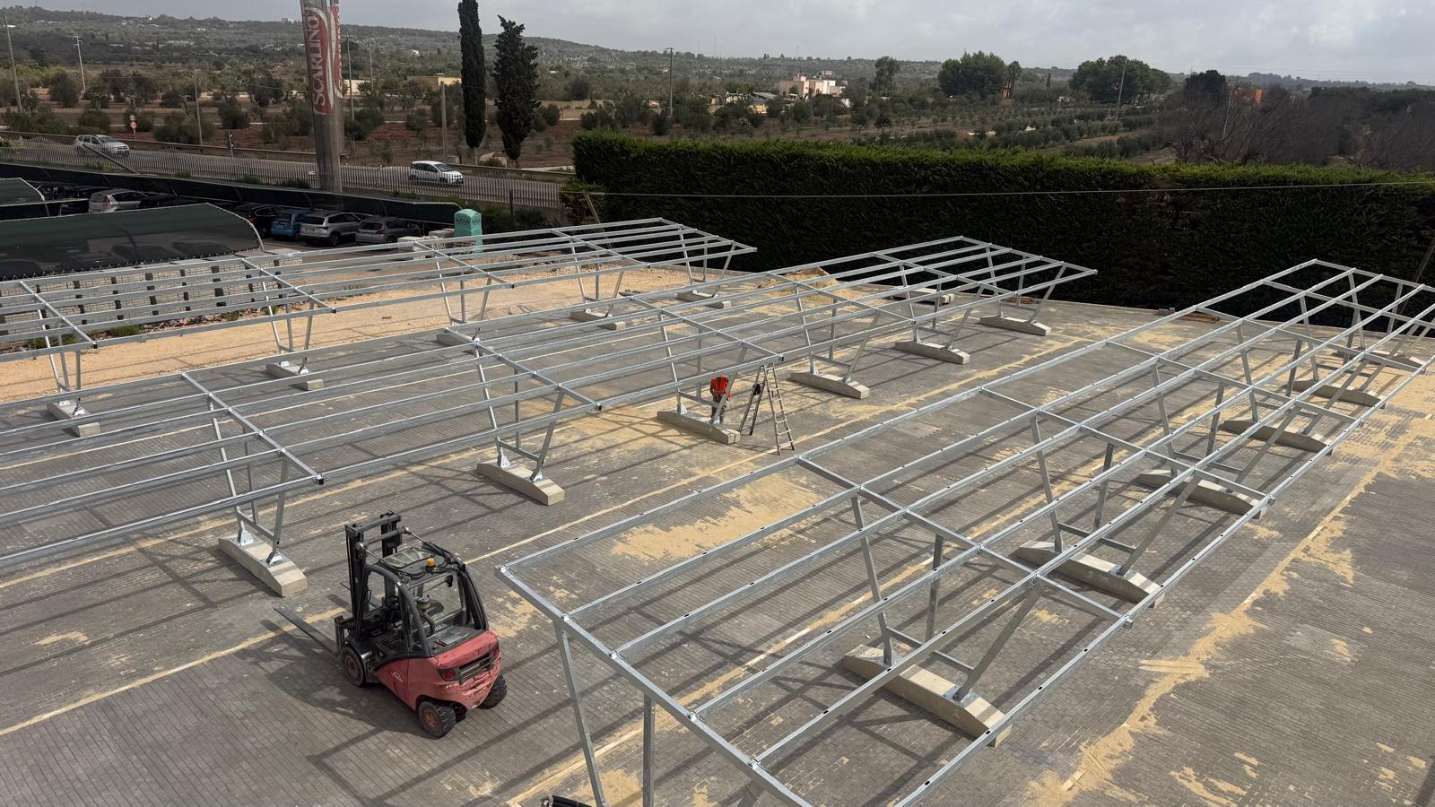 Cantiere pensiline Msolar Easy Fast a Lecce, foto 5